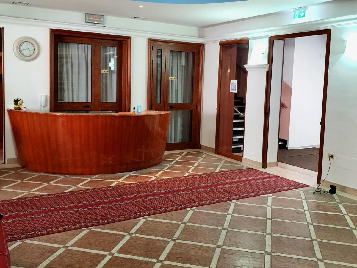 Hotel Perla Massa Lombarda Экстерьер фото