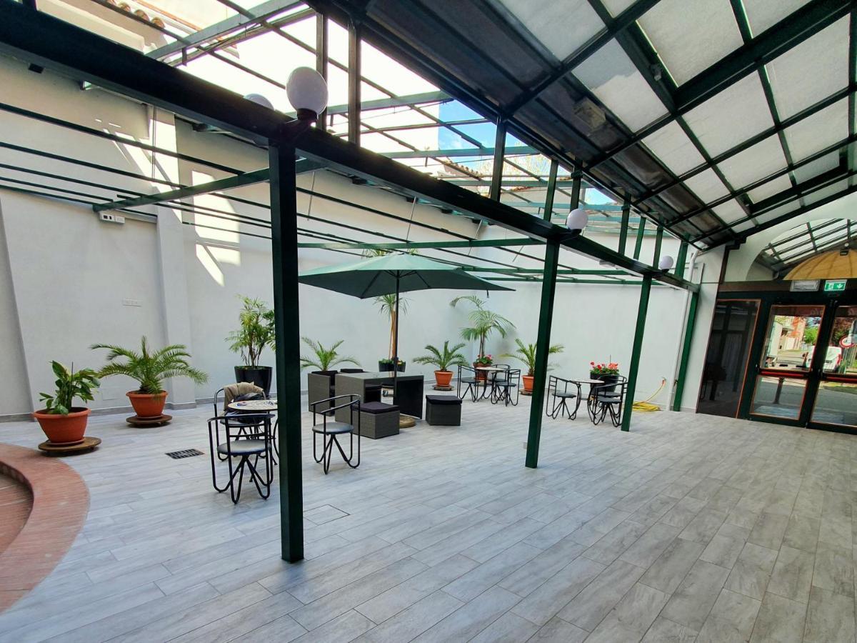 Hotel Perla Massa Lombarda Экстерьер фото