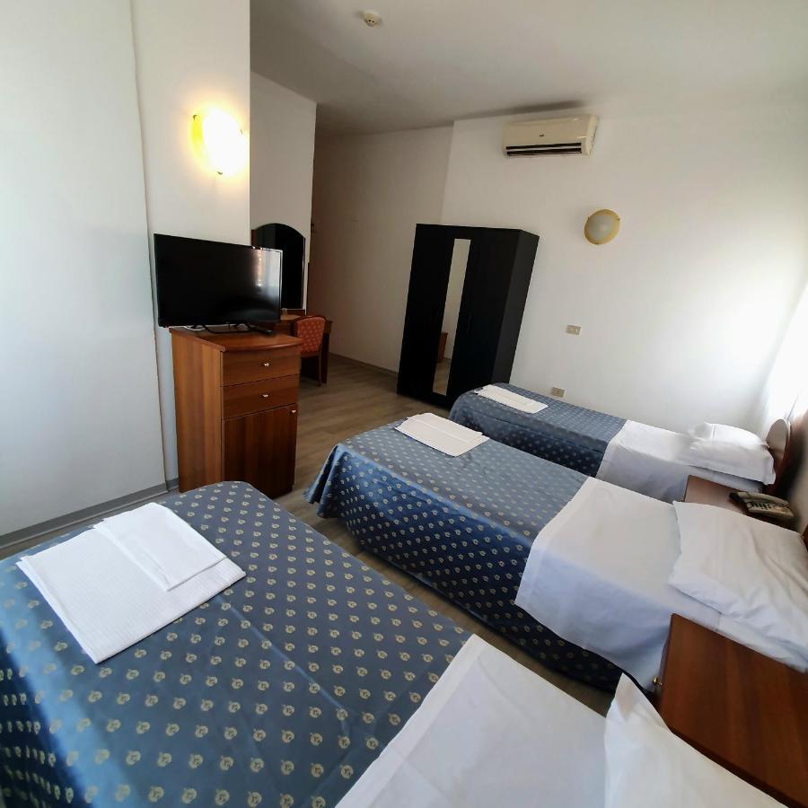 Hotel Perla Massa Lombarda Экстерьер фото