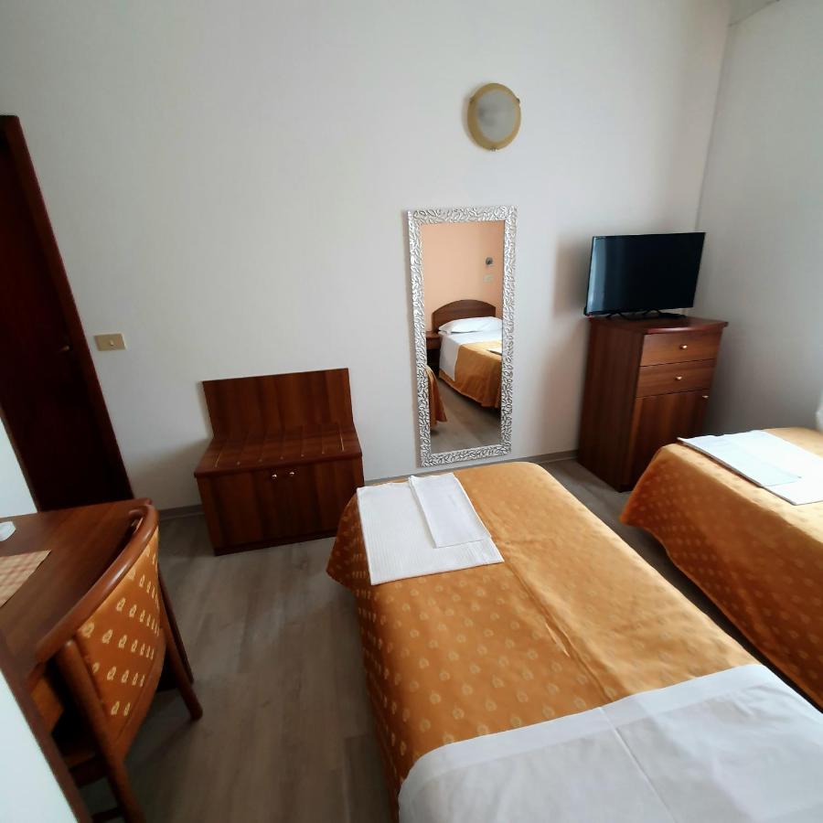Hotel Perla Massa Lombarda Экстерьер фото