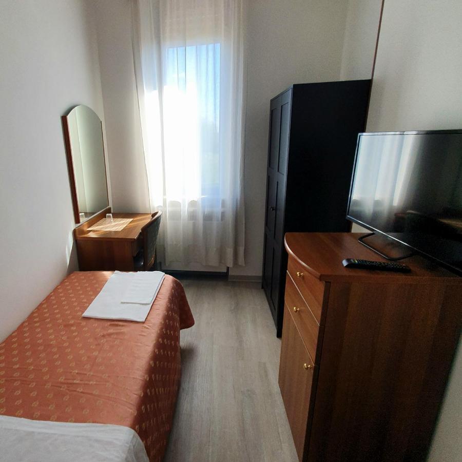 Hotel Perla Massa Lombarda Экстерьер фото
