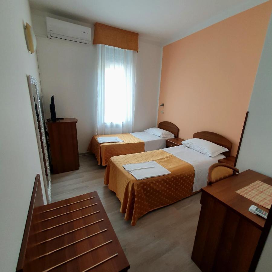 Hotel Perla Massa Lombarda Экстерьер фото