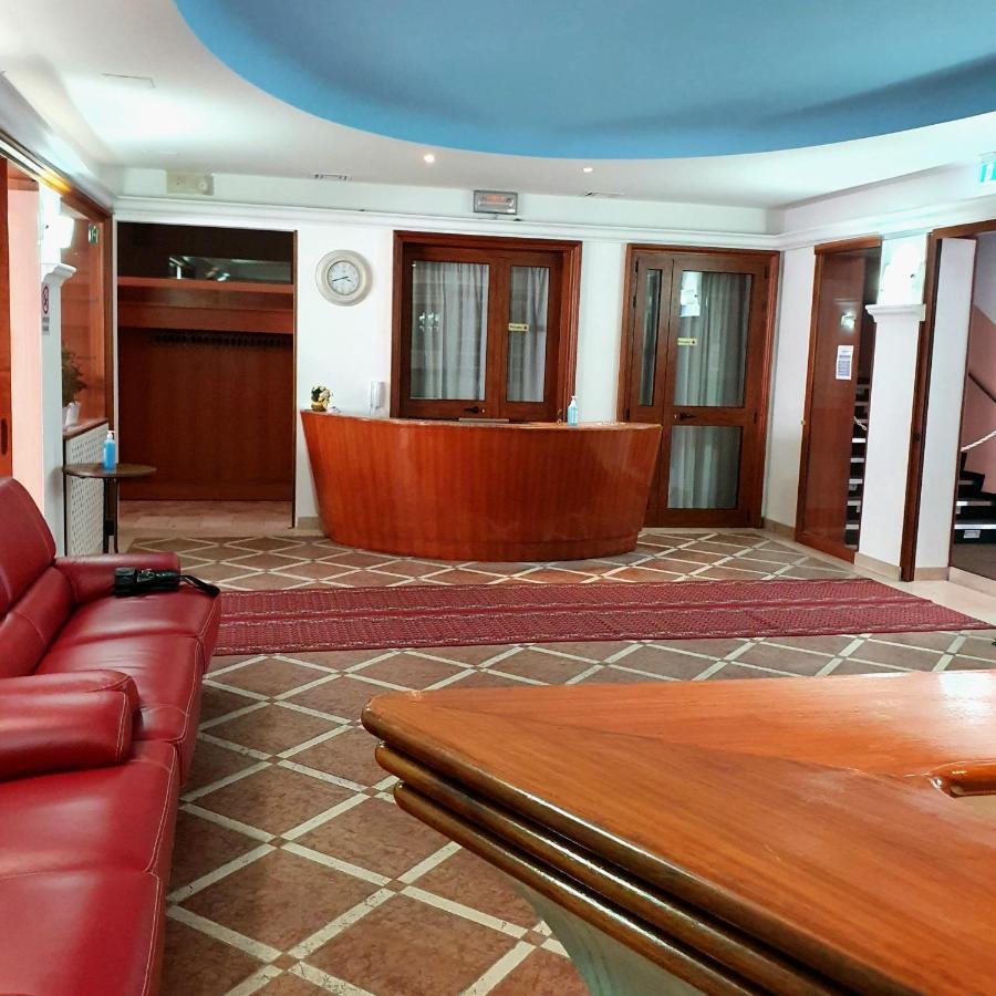 Hotel Perla Massa Lombarda Экстерьер фото