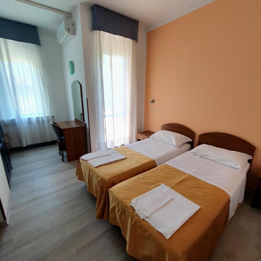 Hotel Perla Massa Lombarda Экстерьер фото