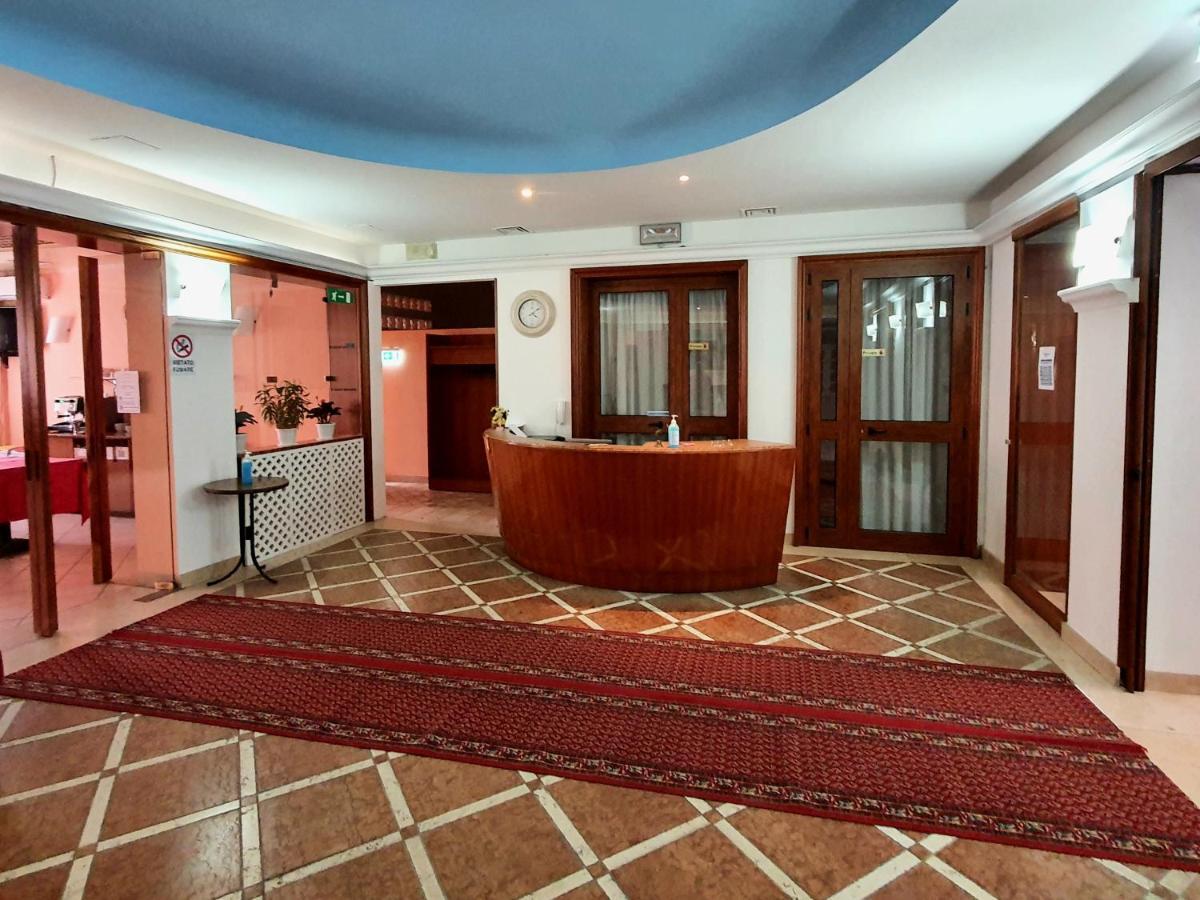 Hotel Perla Massa Lombarda Экстерьер фото