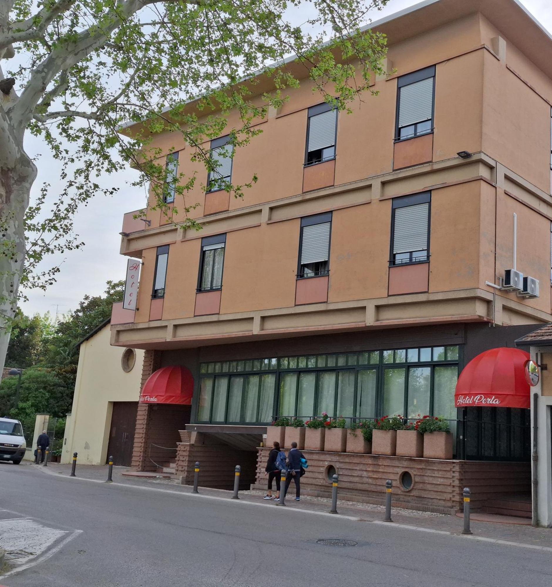 Hotel Perla Massa Lombarda Экстерьер фото